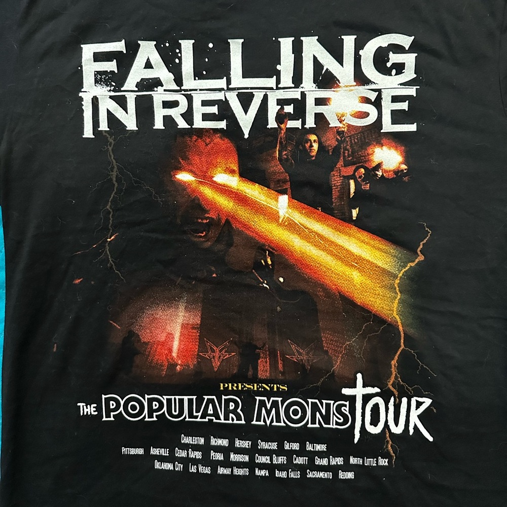 M Popular Monster tour t-shirt